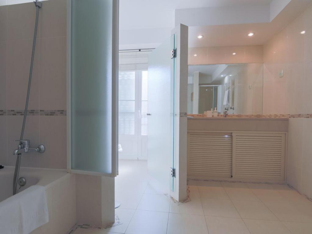 Villa Garidas Titanio - Modern&spacious 5 Bedroom For 10 - Private Gated Pool *