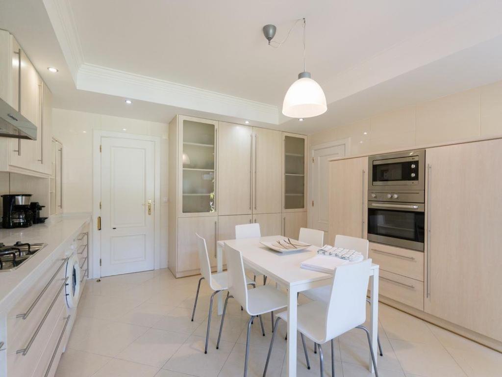 Villa Garidas Titanio - Modern And Spacious 5 Bedroom For 10 - Private Gated Pool Lisboa