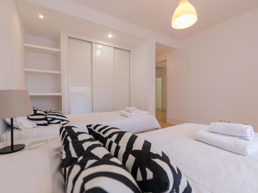 Garidas Titanio - Modern And Spacious 5 Bedroom For 10 - Private Gated Pool Lisboa